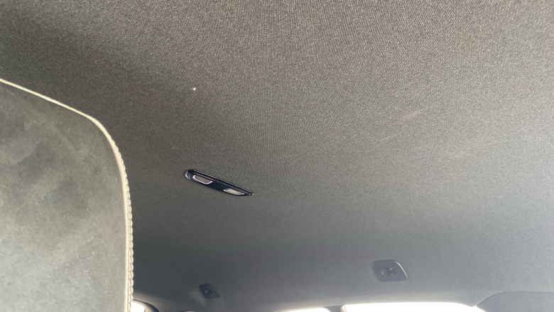 Volvo Xc40 2.0 B4P Plus Dark 5dr AWD Auto Petrol Estate